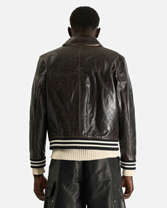 Chaqueta Bomber Varsity de Cuero para Hombre, Piel de Cordero, Color Marrón Oscuro Desgastado, Puños y Dobladillo a Rayas, Cuello Camisero, Cierre Frontal con Broches - Product Image 3