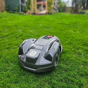 Entrega Rápida Disponible para la Podadora de Césped Husqvarna 305E NERA, Ofrece un Corte de Césped Eficiente, Funciones Inteligentes y la Confianza de Husqvarna - Product Image 3