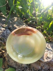 Matériel et usage du bol en onyx sans équivoque, car il reflète directement ce que l'objet est. Prix de gros. - Product Image 3
