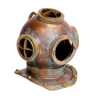 Casque de plongée en fer décoratif, accent maritime pour la décoration de maison nautique, espaces d'inspiration côtière et collections de présentation