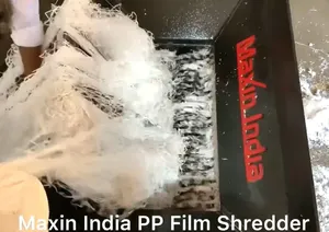Déchiqueteuse de film LDPE durable à double arbre semi-automatique, capacité 5000 kg/h, machine de broyage de plastique avec construction robuste - Product Image 5