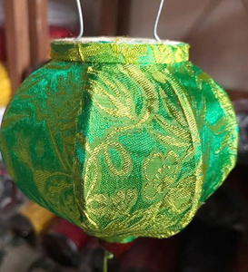 Lanternes en soie traditionnelles, lanternes en bambou et en soie, éclairage décoratif pour mariage, fête, jardin, lanternes en soie du Vietnam - Product Image 1