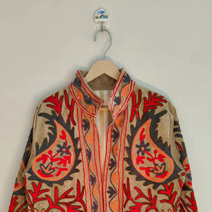 Veste courte en velours brodée Suzani, style indien, faite à la main, unisexe, cadeau pour demoiselle d'honneur, veste d'hiver, veste pour femme - Product Image 1