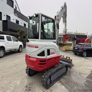 Excavatrice sur chenilles Takeuchi TB235-2 efficace, équipée d'un moteur Kohler, d'une cabine PLC et de chenilles en caoutchouc - Product Image 6