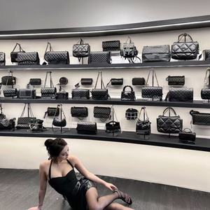 Bolsos de Mano de Diseñador de Lujo de Alta Calidad, Bolso Cruzado de Cuero Genuino, Calidad Original, Personalización Manual de Alta Gama - Product Image 1