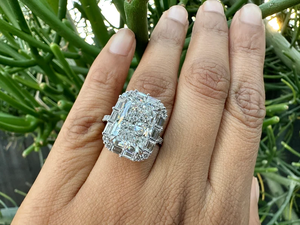 Anillo de cóctel geométrico con diamante de corte esmeralda para mujer, chapado en rodio, plata 925, estilo glamuroso, engaste pavé - Product Image 1
