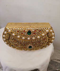 Sac à main bandoulière en métal plaqué or fait main de style indien pour femme, forme personnalisée, pierres Kundan F S International - Product Image 4