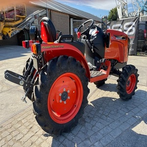 Tracteur Kubota haute performance avec technologie de moteur robuste, capacité hydraulique puissante et maniabilité fluide - Product Image 1