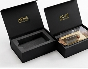 Plateau à chocolats de style artisanal avec design martelé et couvercle transparent, conçu pour les chocolats, desserts et friandises d'événements de luxe - Product Image 5