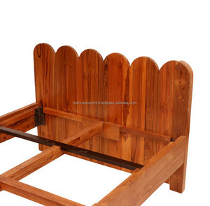 Marco de cama de madera versátil de diseño clásico que crea un ambiente tranquilo y cómodo para dormir - Product Image 4