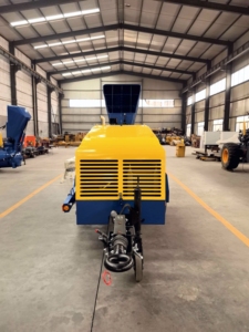 Machine à lisser le béton SP740 Diesel : Convoyeur pneumatique de sable et de mortier avec chargeur hydraulique <span class=keywords><strong>pour</strong></span> projets professionnels de sous-couche de sol - Product Image 3