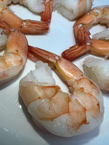 Mejor precio Premium Vannamei camarones congelados cocidos cáscara sin cabeza sin venado TailOn 24 meses vida útil tamaño 16-20 al por mayor Vietnam - Product Image 3