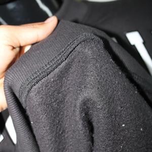 Sweat-shirt STOVALL BLACK 100% blanc avec broderie appliquée, col large, coupe oversize, en velours doux pour l'hiver, style sport - Product Image 5