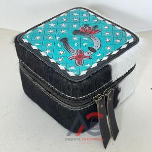 Nouvelles boîtes à bijoux de luxe mini portables en cuir de vache véritable, peintes à la main par des artisans, mignonnes et de forme carrée, pour femmes - Product Image 1
