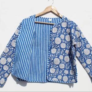 Chaqueta de algodón con estampado de bloques a mano, chaqueta acolchada de algodón con estampado Kantha hecha a mano, chaqueta para mujer - Product Image 1