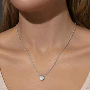 Collar con colgante de diamante de corte redondo de moissanita para mujer, plata de ley 925, joyería clásica, regalo para fiesta de boda - Product Image 3