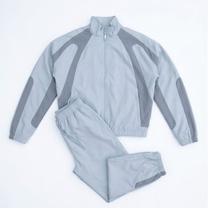 Ensemble de survêtements coupe-vent en nylon respirant de haute qualité pour hommes, personnalisables avec logo, séchage rapide, style streetwear, très demandés - Product Image 1