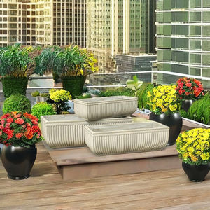 Jardinera Rectangular de Fibra de Hormigón Ecológica de Lujo con Diseño Cónico a Rayas - Product Image 1