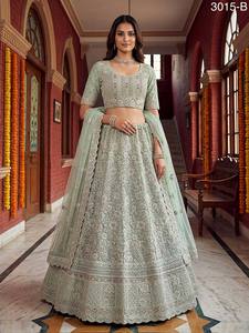 Colecciones de Terciopelo para Novias Indias con Trabajo Zarkhan de Fabzone Modelo FZBELLA - Product Image 3