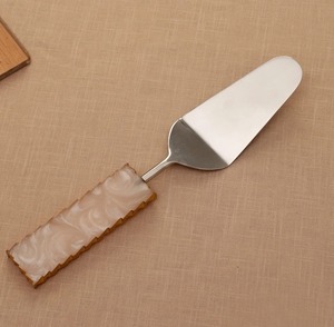 <b>Resin</b> Cake Platter with Gold Trim and Serving Knife Non Stick Dishwasher Safe HASAN CRAFT Round Reusable - Product Image 5