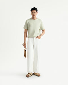 T-shirt en maille à manches courtes pour homme, couleur unie, 100 % coton, coupe classique, fabrication vietnamienne éco-responsable - Product Image 3