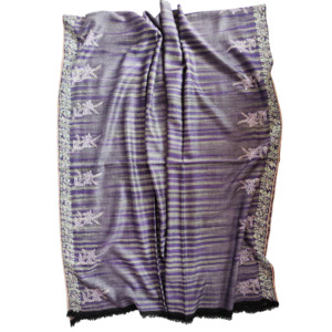 Diseño de bordado a mano estilo suzani de Cachemira, chales de pashmina suzani tradicionales de invierno hechos a mano, bordado a mano en cachemira pura. - Product Image 3