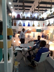 Abat-jour plissé Empire très demandé en tissu lin Anna pour lampe de chevet ou de bureau, avec douilles E27 et anneaux de fixation inférieurs. - Product Image 6