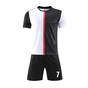 Uniforme de Fútbol 100% Poliéster Manga Corta Ropa Deportiva Unisex de Alta Calidad con Protección UV y Tela Transpirable en Venta - Product Image 1