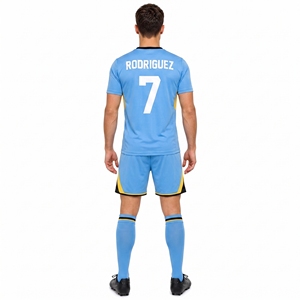 Uniforme de fútbol cómodo con material transpirable, costuras duraderas y ajuste atlético para cada jugador. - Product Image 2