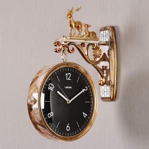 ROYAL CRAFTS Horloge murale vintage en laiton Horloge murale design en laiton avec accents en laiton et design moderne - Product Image 2