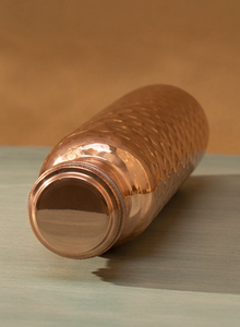Botella de Agua de Cobre Puro Martillado, Hecha a Mano, Ayurvédica, a Prueba de Fugas, con Tapa de Rosca, Reutilizable, Ecológica - Product Image 2
