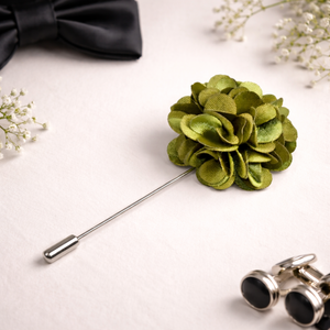 Épinglette de revers en émail faite à la main, motif floral, durable, pour hommes |   Broche de boutonnière de mariage |   Accessoire élégant pour blazer formel - Product Image 4