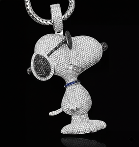 Pendentif personnalisé en forme de chien style Joe Cool, serti de diamants micro-pavés, fabriqué à la main en or blanc 925 - Product Image 1