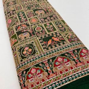 Tela Crepé Tejida de 54 Pulgadas con Estampado Floral y Borde Daman para Trajes Étnicos de Niñas, Kurtis y Paneles de Lehenga - Product Image 2