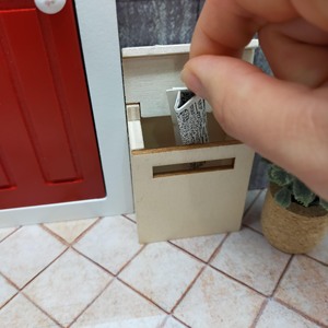 Boîte aux lettres miniature en bois, décoration pour maison de poupée, modèle à l'échelle 1:12, 4,5x2,7x7 cm, pour les 14 ans et plus - Product Image 4