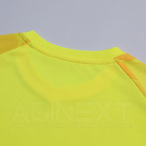 Uniforme de Fútbol Sublimado Transpirable a Precio Económico, 100% Poliéster, Personalizado, Nueva Llegada - Product Image 3