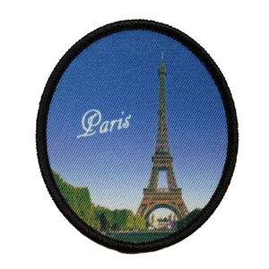 Patchs en feutre imprimés multicolores personnalisés en gros, motifs cœur en résine thermocollants pour chapeaux, vêtements de sport, logo personnalisé, tailles sur mesure - Product Image 1