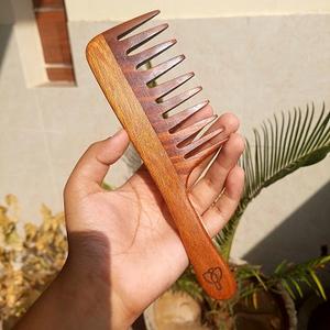 Nuevo peine de madera con dientes estrechos para regalos artesanales de madera - Product Image 1