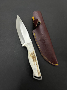 Cuchillo de Caza con Hoja de Acero de Alto Contenido de Carbono, Mango Ergonómico de Madera, Personalizable OEM, Punta Caída, Premium, Hecho a Mano, Hoja Fija - Product Image 4
