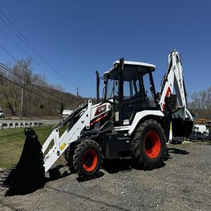 Chargeuse-pelleteuse Bobcat B760 haute performance, conçue pour de longues heures de travail et des terrains difficiles sans compromis. - Product Image 3