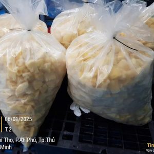 Cubes d'ananas surgelés IQF du Vietnam, approvisionnement en gros pour la production de smoothies et de boissons - Product Image 1
