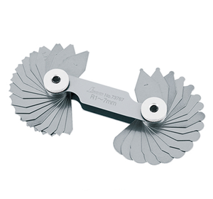 เกจวัดรัศมี SHINWA รุ่น 73767 สำหรับวัดเส้นโค้ง 34 ใบ ช่วงวัด R1-7 มม. พร้อมใบวัด 2 แบบ คือแบบเว้าและแบบนูน - Product Image 1