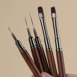 Ensemble de pinceaux pour nail art à détails fins avec virole sertie et pinceaux en nylon de plusieurs tailles pour dessiner des lignes et des motifs - Product Image 3