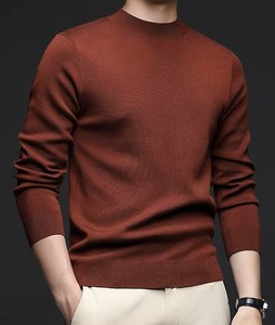 Pull léger d'hiver pour homme - Couleur unie classique, col rond, design brodé sur le devant, doux et confortable pour un usage quotidien décontracté - Product Image 1