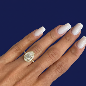 Bague de fiançailles en diamant de laboratoire certifié IGI 2,50 carats VVS2 F, taille poire, halo, or jaune 14K plaqué rhodium, vente en gros pour femmes - Product Image 5