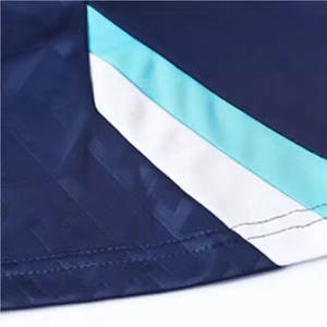 Uniforme de Fútbol para Hombre de Alta Calidad, Venta Caliente a Precio Económico, Uniforme de Fútbol para Hombre con Logotipo/Diseños Personalizados - Product Image 4