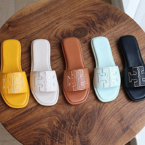 Sandales Tory Burch pour hommes 2025 TB Fashion, en cuir véritable, doublure en cuir, toutes saisons, pour la maison, la plage, tongs à bout ouvert - Product Image 1