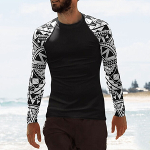 Camiseta de Compresión de Manga Larga para Hombre, Negra con Estampado Tribal, Protección Anti-UV, Poliéster - Product Image 1