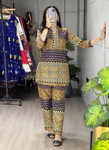 ชุดเซ็ตผ้าเรยอนพิมพ์ลายสำหรับผู้หญิง |   ชุดลำลองสไตล์ชาติพันธุ์สุดเก๋ทั้งเสื้อและกางเกง - Product Image 4