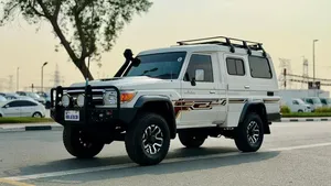 Gran Oferta: Land Cruiser 70 2018 |   Motor Diésel de 4.5L |   Transmisión Manual |   Volante a la derecha |   Ambulancia Modificada 4x4 SUV - Product Image 4